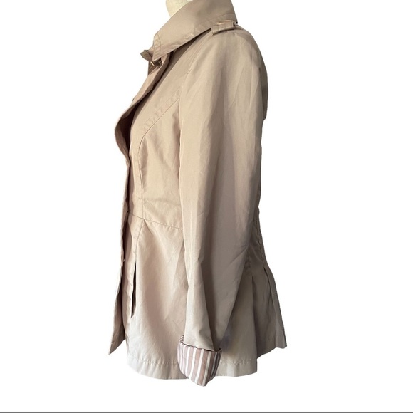Suzy Shier beige button up short trench coat - Picture 3 of 13